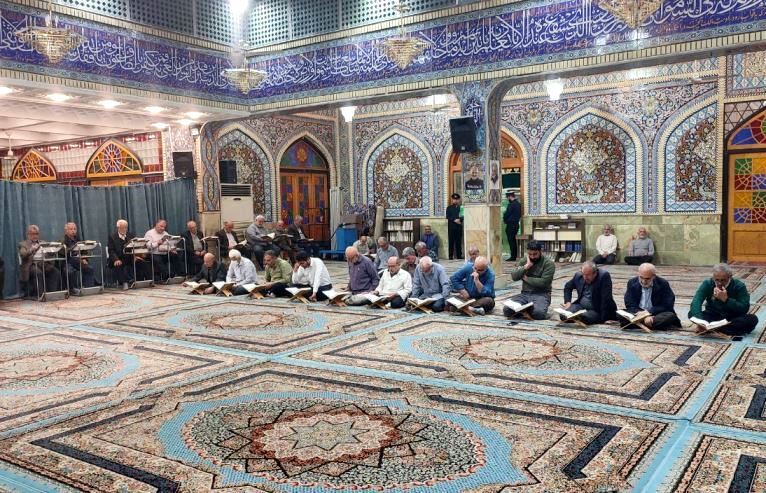 جزء خوانی قرآن کریم در بهار قرآن در حرم سید جلاالدین اشرف (ع) جزء خوانی قرآن کریم در بهار قرآن در حرم سید جلاالدین اشرف (ع)