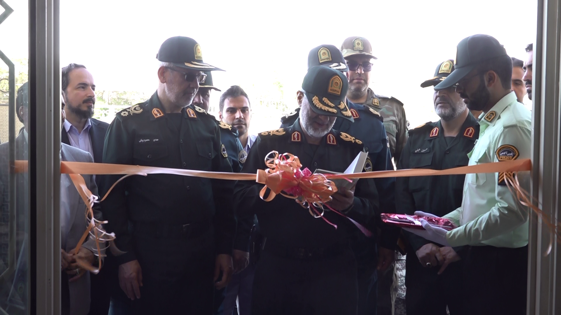 بهره برداری از ساختمان پلیس فتا و پلیس امنیت اجتماعی در همدان بهره برداری از ساختمان پلیس فتا و پلیس امنیت اجتماعی در همدان