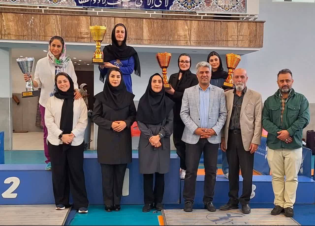 نایب قهرمانی بانوان اصفهان در مسابقات سابر تیمی کشور نایب قهرمانی بانوان اصفهان در مسابقات سابر تیمی کشور