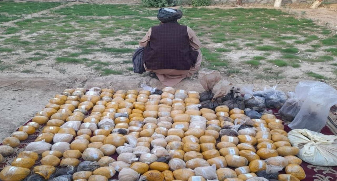 کشف محموله‌های مواد مخدر در استان‌های مرزی افغانستان با ایران