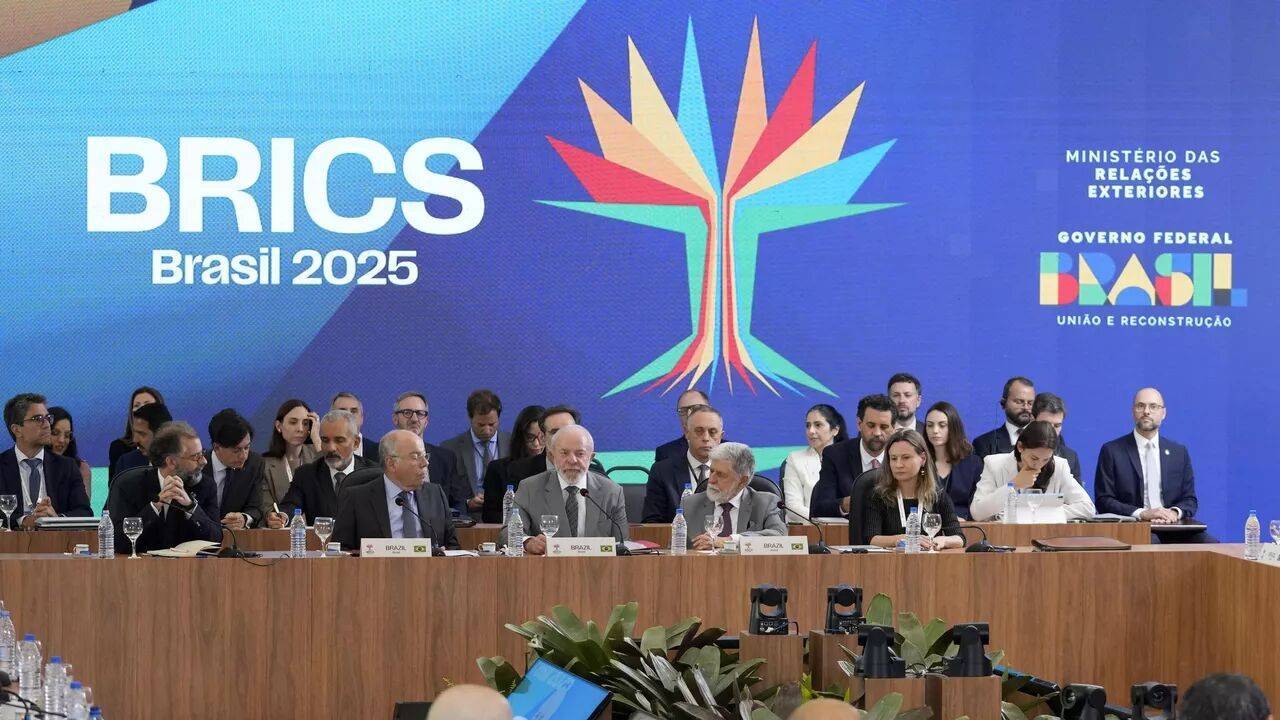 آغاز نشست سران بریکس در برزیل با حضور ایران