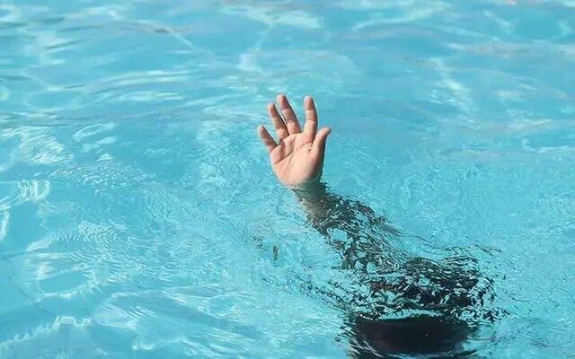 نجات نوجوان نه ساله از خطر غرق‌شدگی در ساحل دریای چابهار