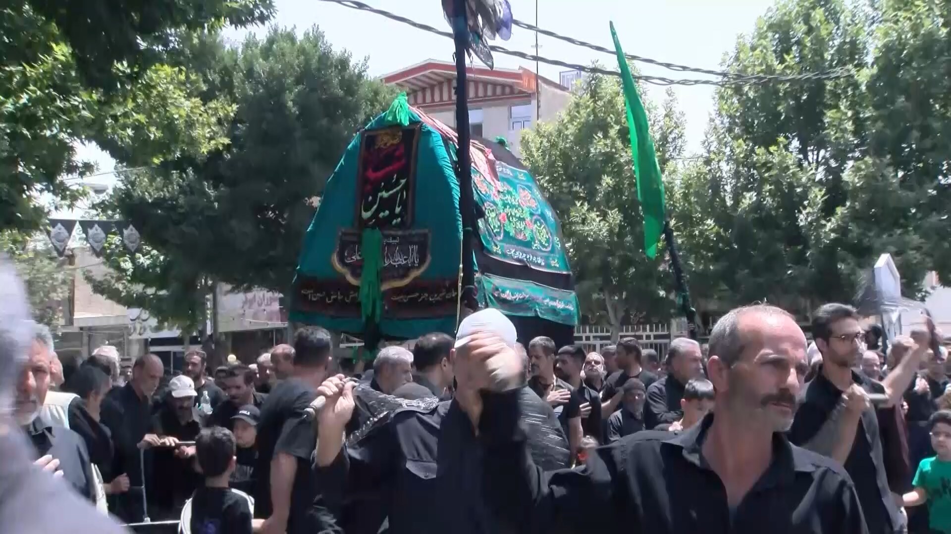 آیین سنتی نخل‌برداری در شهر گوگد گلپایگان