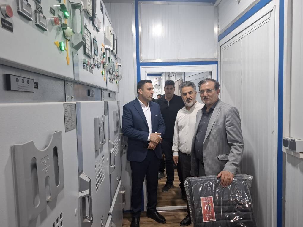 پست سیار ۶۳ کیلوولت وحیدیه وارد مدار بهرهبرداری شد پست سیار ۶۳ کیلوولت وحیدیه وارد مدار بهرهبرداری شد