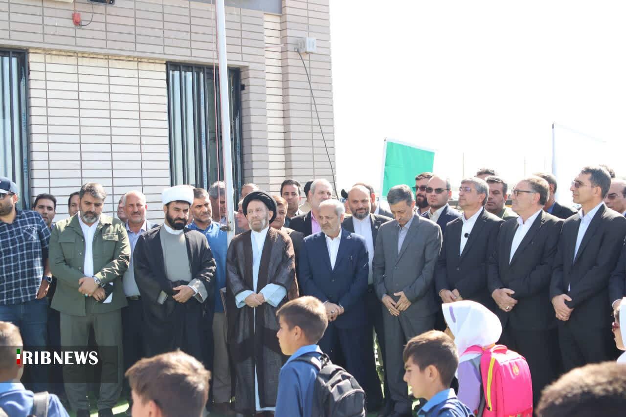 بهره برداری از ۹۰۰ مدرسه با مشارکت نوسازی و ستاد اجرایی فرمان امام بهره برداری از ۹۰۰ مدرسه با مشارکت نوسازی و ستاد اجرایی فرمان امام