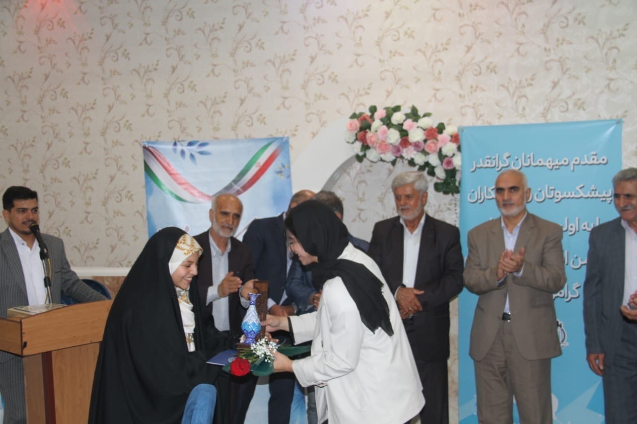 صحرا نوردان اسکی دور هم جمع شدند صحرا نوردان اسکی دور هم جمع شدند