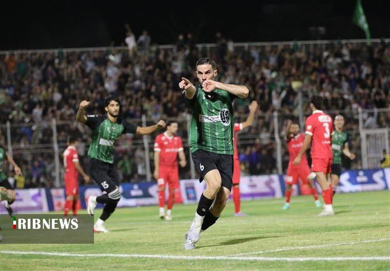 مصاف تیم های چادرملو و خیبر در یزد