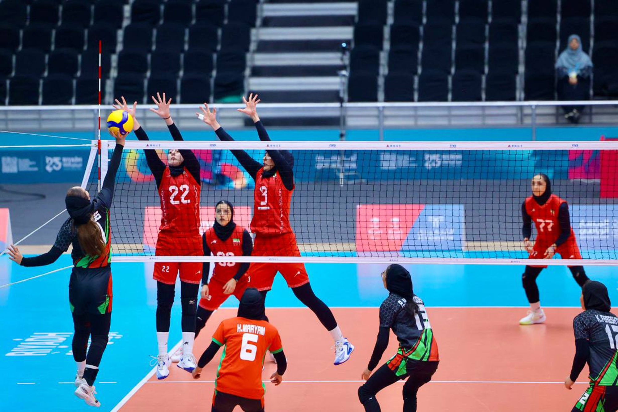 نخستین پیروزی تیم ملی بانوان ایران مقابل افغانستان نخستین پیروزی تیم ملی بانوان ایران مقابل افغانستان