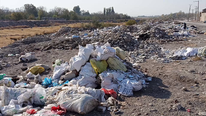 تهدید محیط زیست رودخانه صوفی چای مراغه با زباله تهدید محیط زیست رودخانه صوفی چای مراغه با زباله