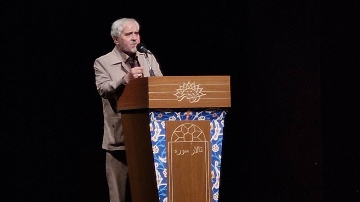 رونمایی از مجموعه شعر «من از کودکی» علی انسانی در حوزه هنری برگزار شد.
