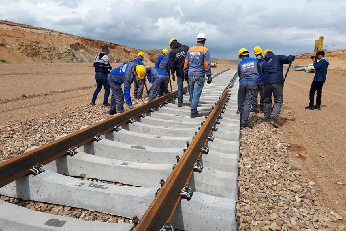 رکورد ۸۸ کیلومتر ریلگذاری درطرح چابهار – زاهدان رکورد ۸۸ کیلومتر ریلگذاری درطرح چابهار – زاهدان