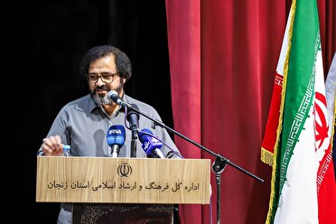 قصه پر غصه منزوی از سر کرانمندی تن در مقابل بی‌کرانگی روح بوده است