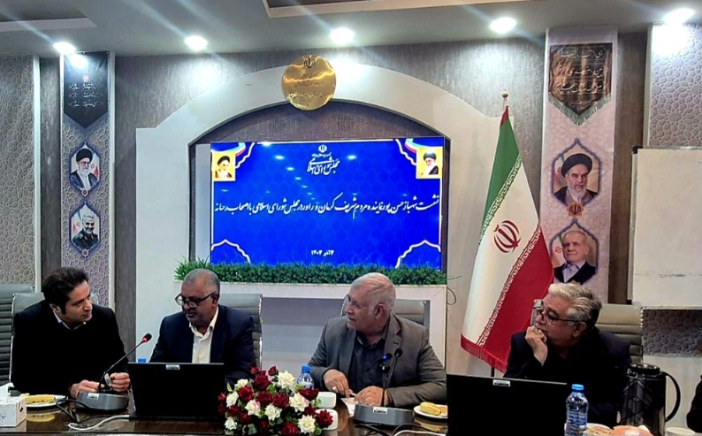 به دنبال انتقال خط دوم انتقال اب خلیج فارس هستیم.