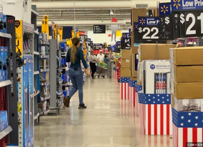 مشکل خردهفروشان آمریکایی در تامین کالا به دلیل تعرفههای ترامپ مشکل خردهفروشان آمریکایی در تامین کالا به دلیل تعرفههای ترامپ