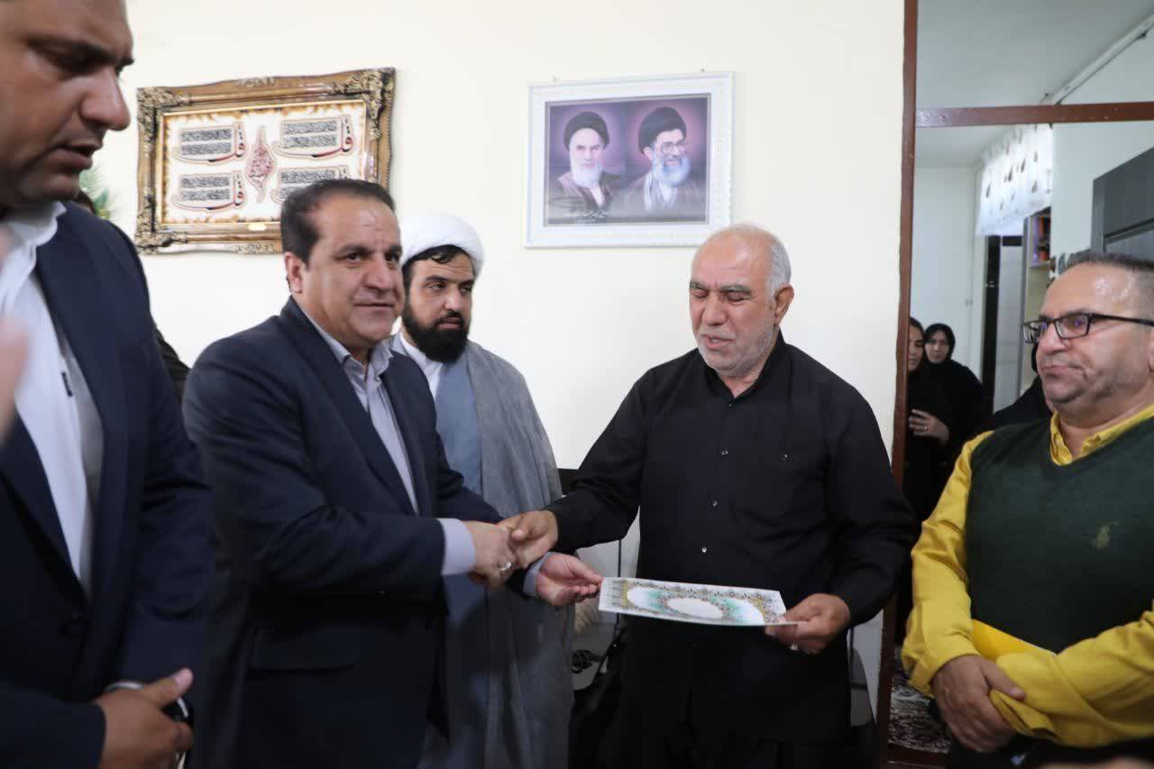با هر قطره خون شهید، درختی از غیرت، می‌روید