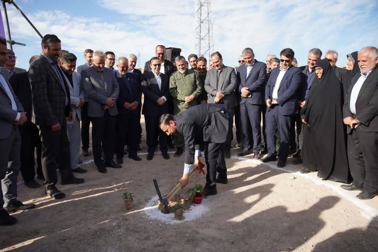 مراسم کلنگزنی هنرستان مهرگان مراسم کلنگزنی هنرستان مهرگان