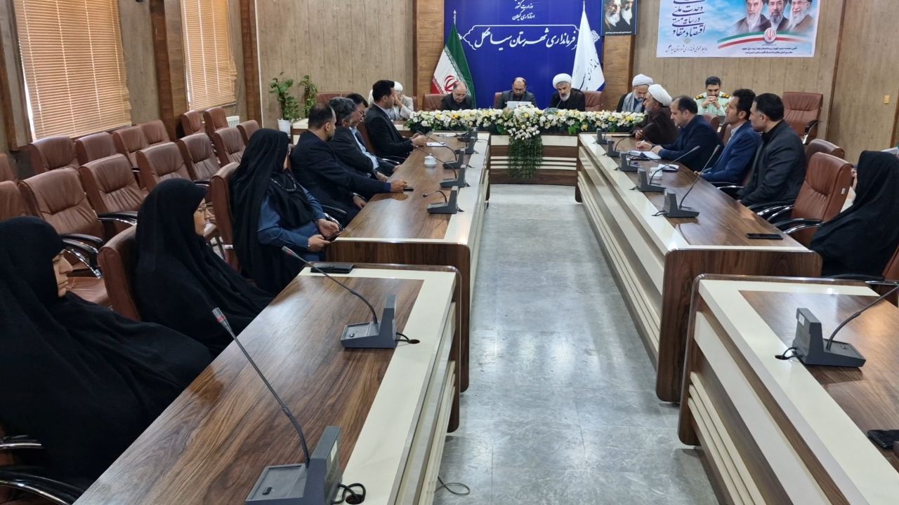 اقامه نماز جماعت در ۴۰ مسجد و ۲۰ اداره سیاهکل