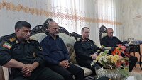 تکریم خانواده شهید توحید ایمانی از شهدای جنگ تحمیلی سوم  در باروق