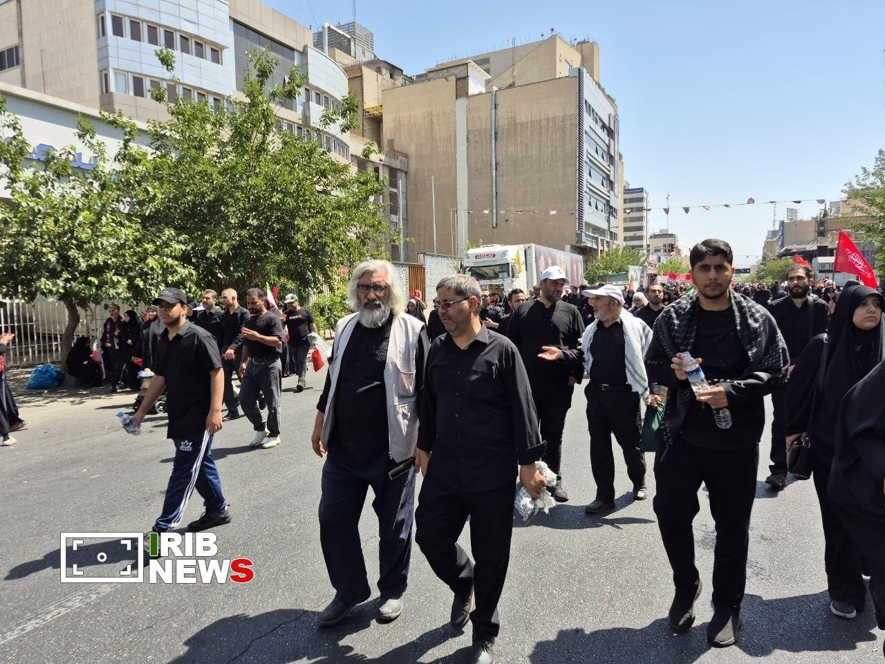 اشک و دلدادگی در آیین اقامه نماز بر پیکر امام مجاهد شهید اشک و دلدادگی در آیین اقامه نماز بر پیکر امام مجاهد شهید