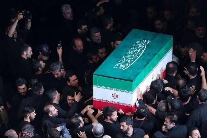 مراسم تشییع و تدفین رهبر شهید انقلاب در مشهد مراسم تشییع و تدفین رهبر شهید انقلاب در مشهد