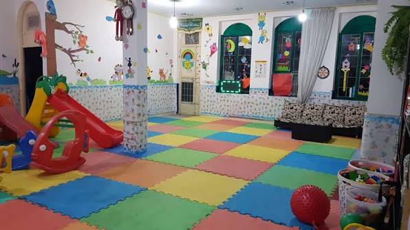 والدین کودکان خود را در مراکز دارای مجوز از سازمان تعلیم و تربیت ثبت نام کنند والدین کودکان خود را در مراکز دارای مجوز از سازمان تعلیم و تربیت ثبت نام کنند