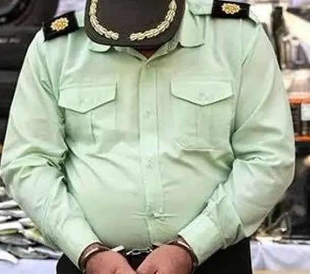 مأمور انتظامی قلابی در کمند پلیس کرمان مأمور انتظامی قلابی در کمند پلیس کرمان