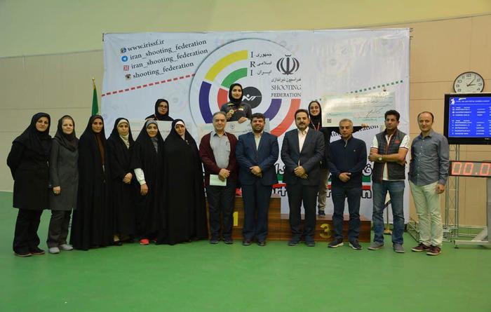 زهرا حسینی دختر تیرانداز یزدی در مسابقات قهرمانی کشور سوم شد