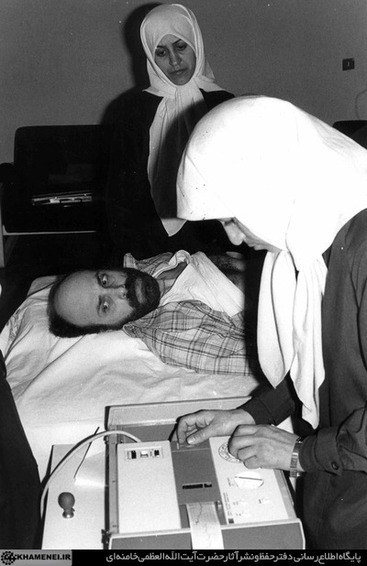 معاینه پزشکی گروگانهای آمریکایی در ایران توسط پزشکان الجزایری